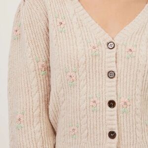 ASTR THE LABEL TEA PARTY EMBROIDERED FLOWER CARDIGAN  SIZE M